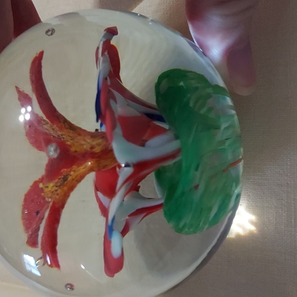 STAMPED Glass Flower Paperweight by I N F has a couple of nicks,Multicolor. - Picture 2 of 8